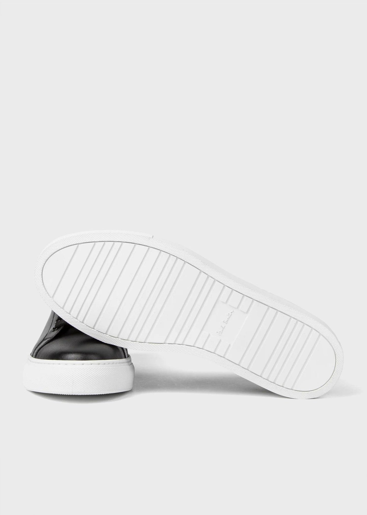 スニーカー