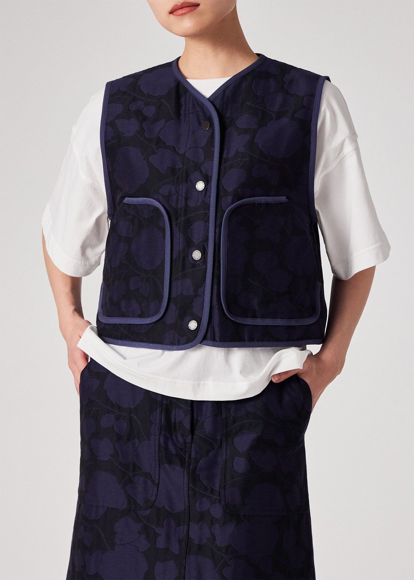 ウィメンズ "Perforated Floral" ジャカード ベスト
