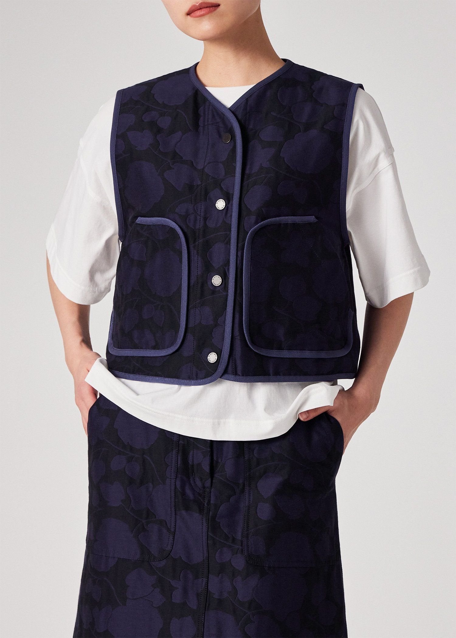 ウィメンズ "Perforated Floral" ジャカード ベスト