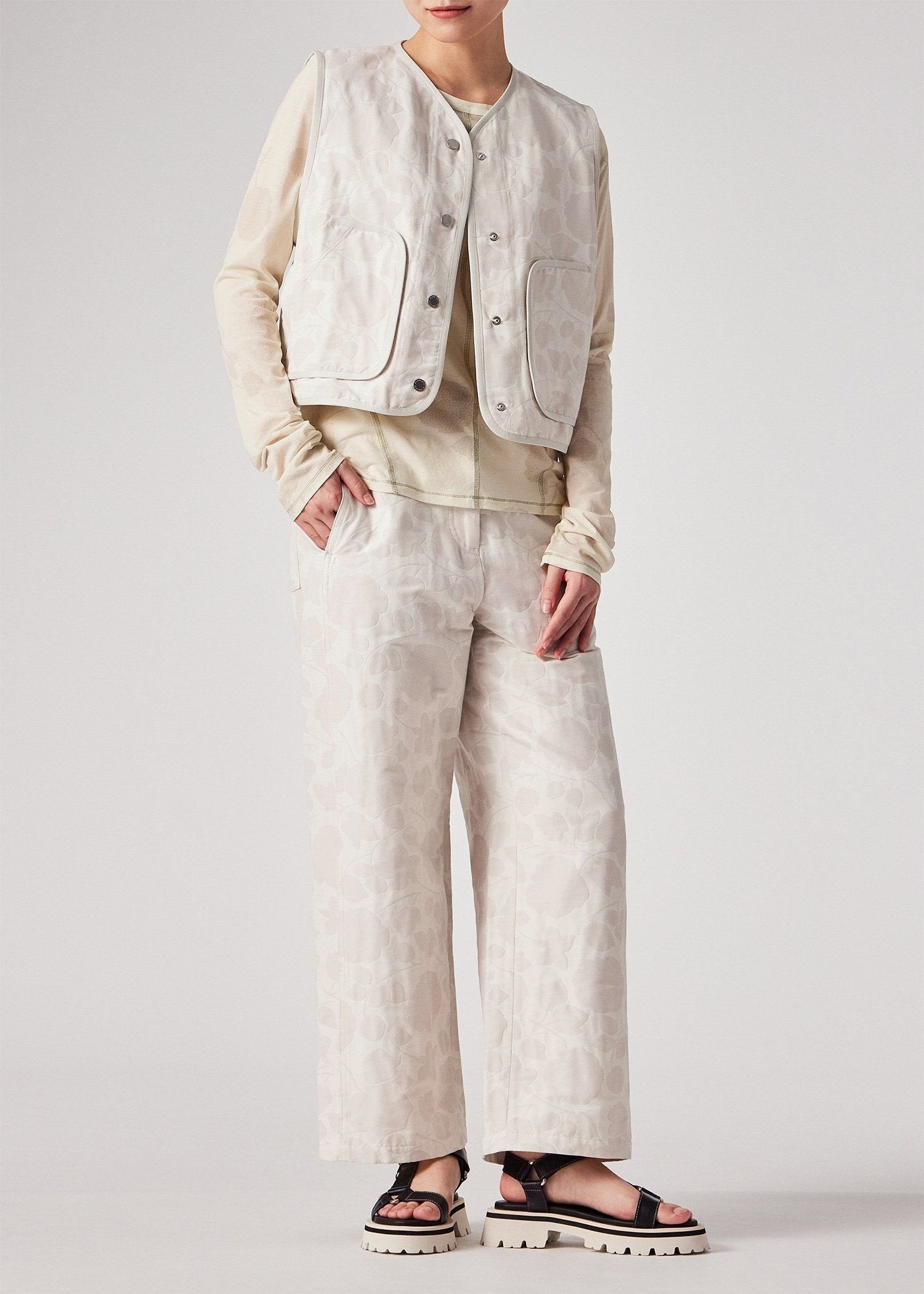 ウィメンズ "Perforated Floral" ジャカード ベスト
