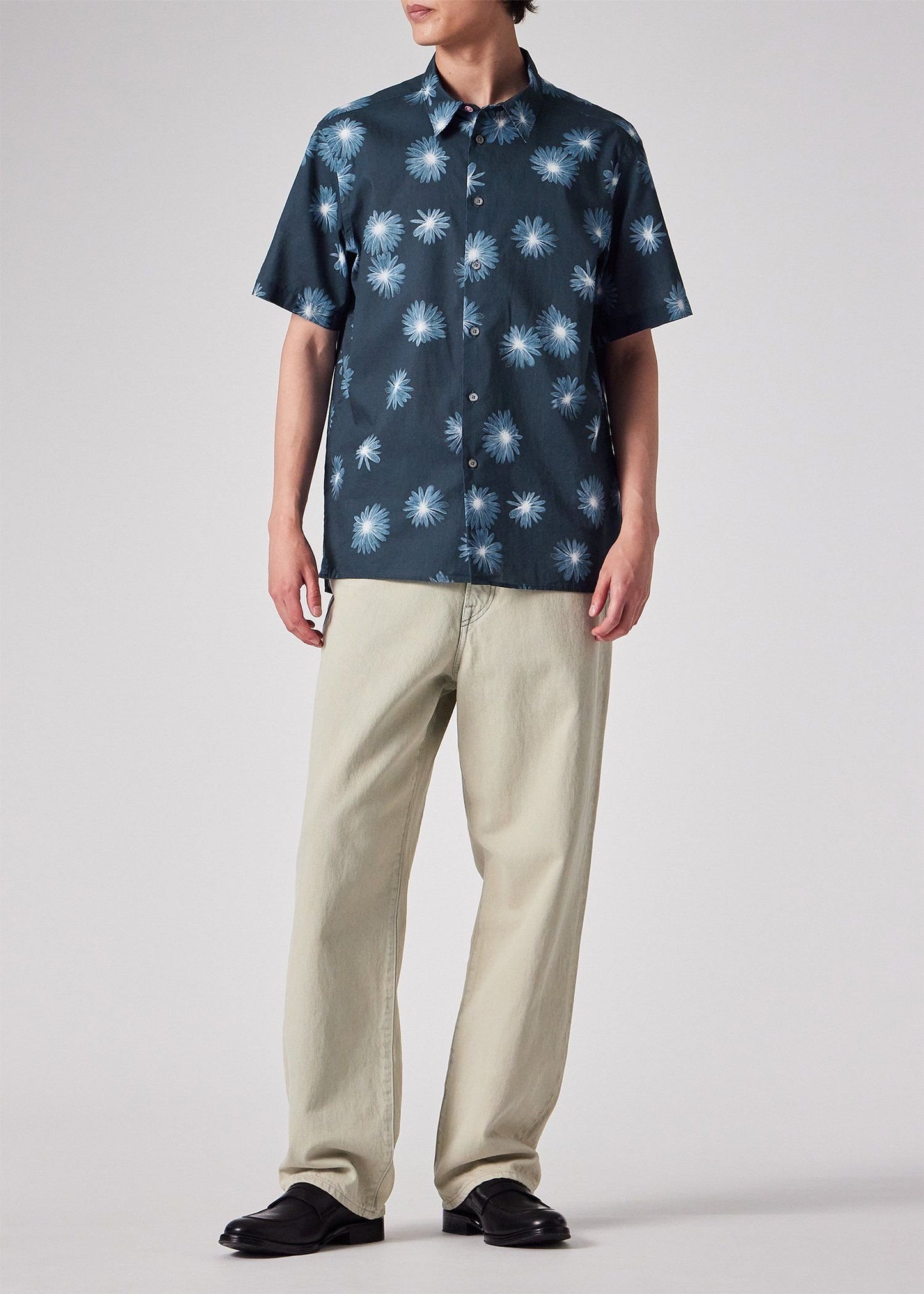 "Luminescent Floral" 半袖シャツ