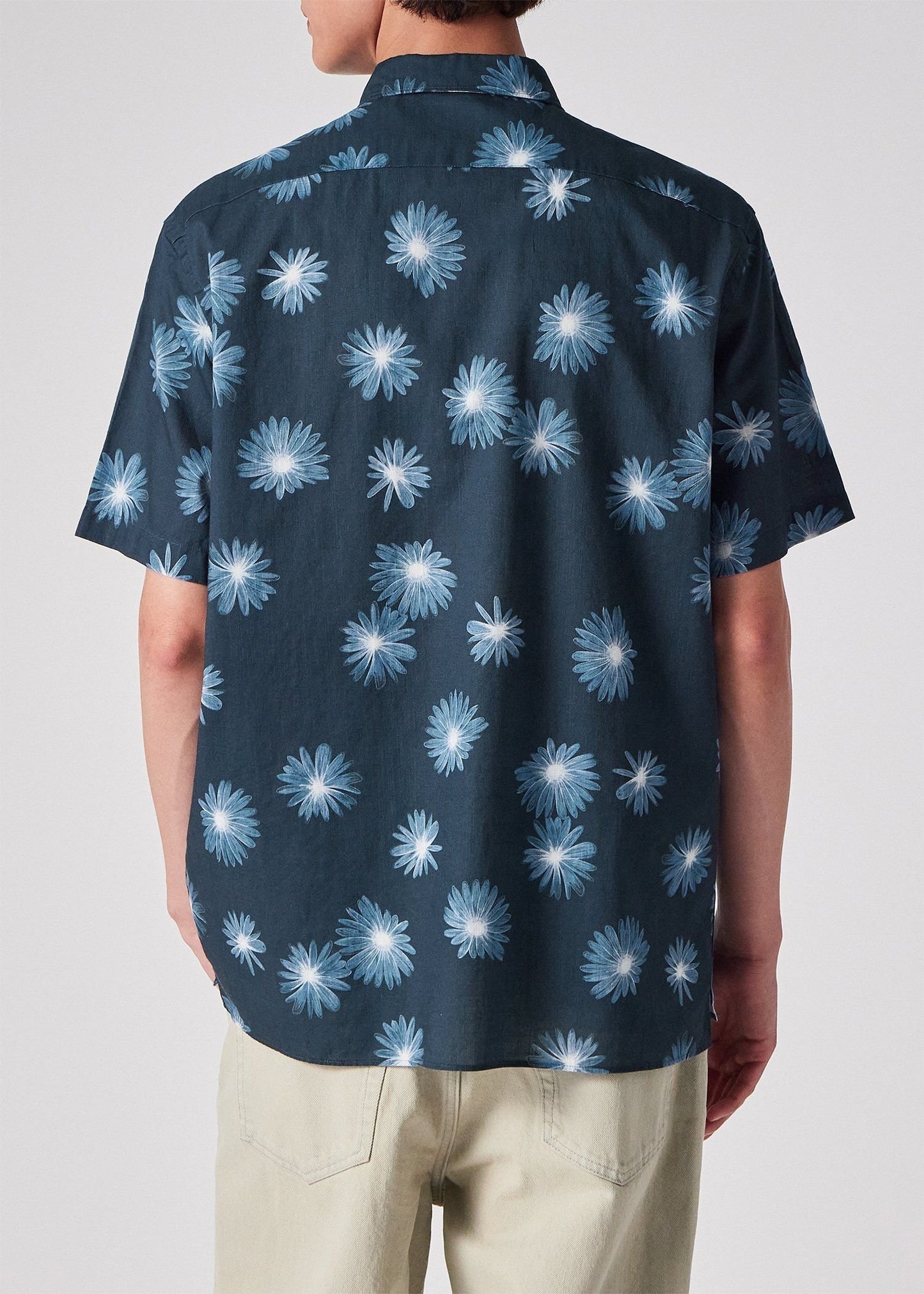 "Luminescent Floral" 半袖シャツ