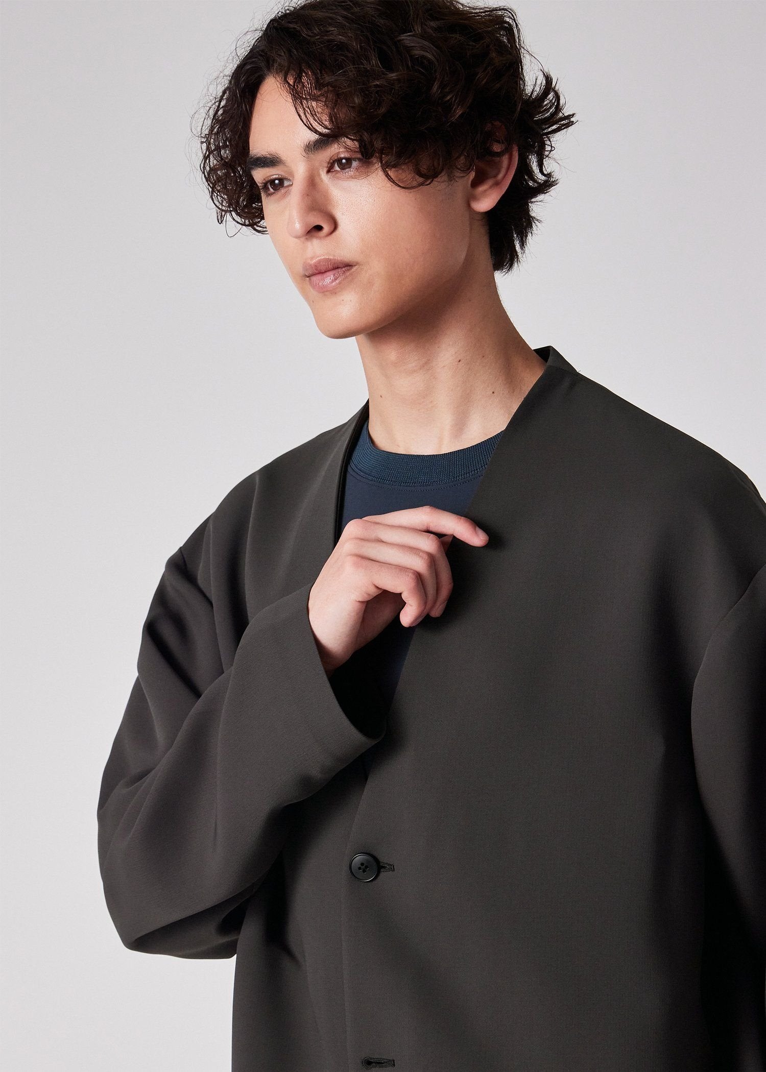 ライトドライテクスチャー ノーカラー ジャケット【7/18より発売予定】