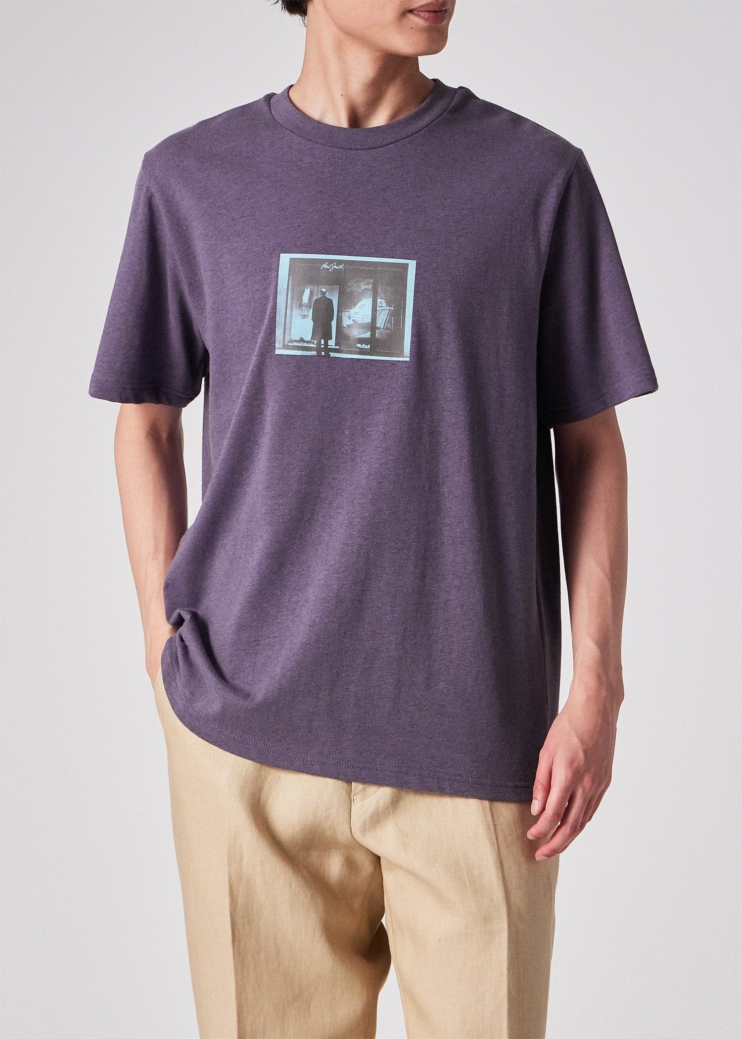 "Window Gaze" Tシャツ