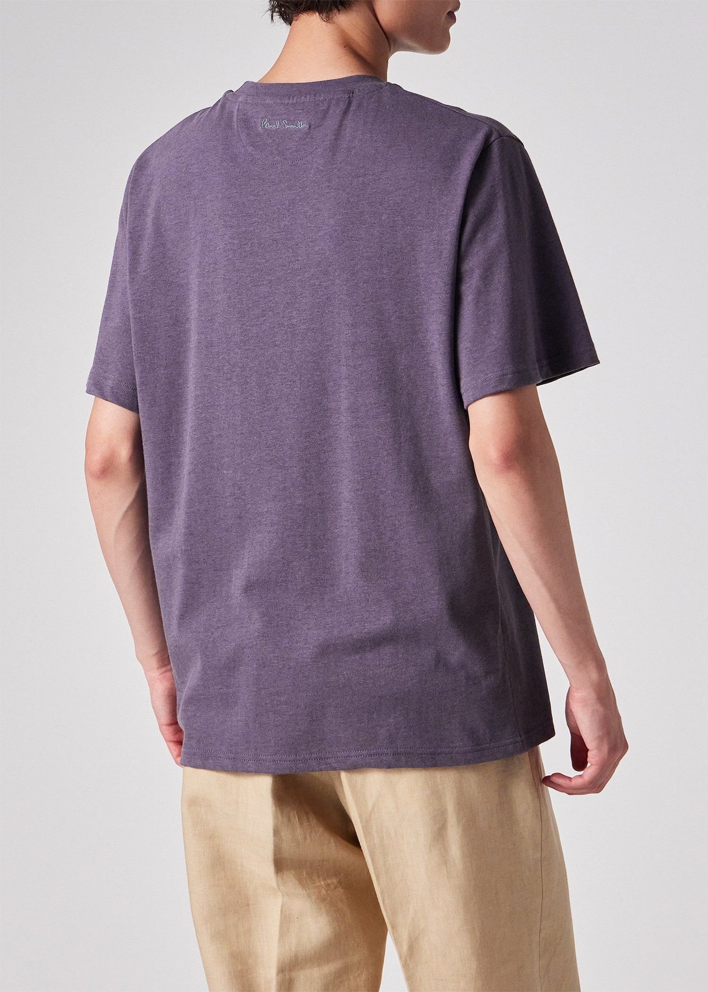 "Window Gaze" Tシャツ