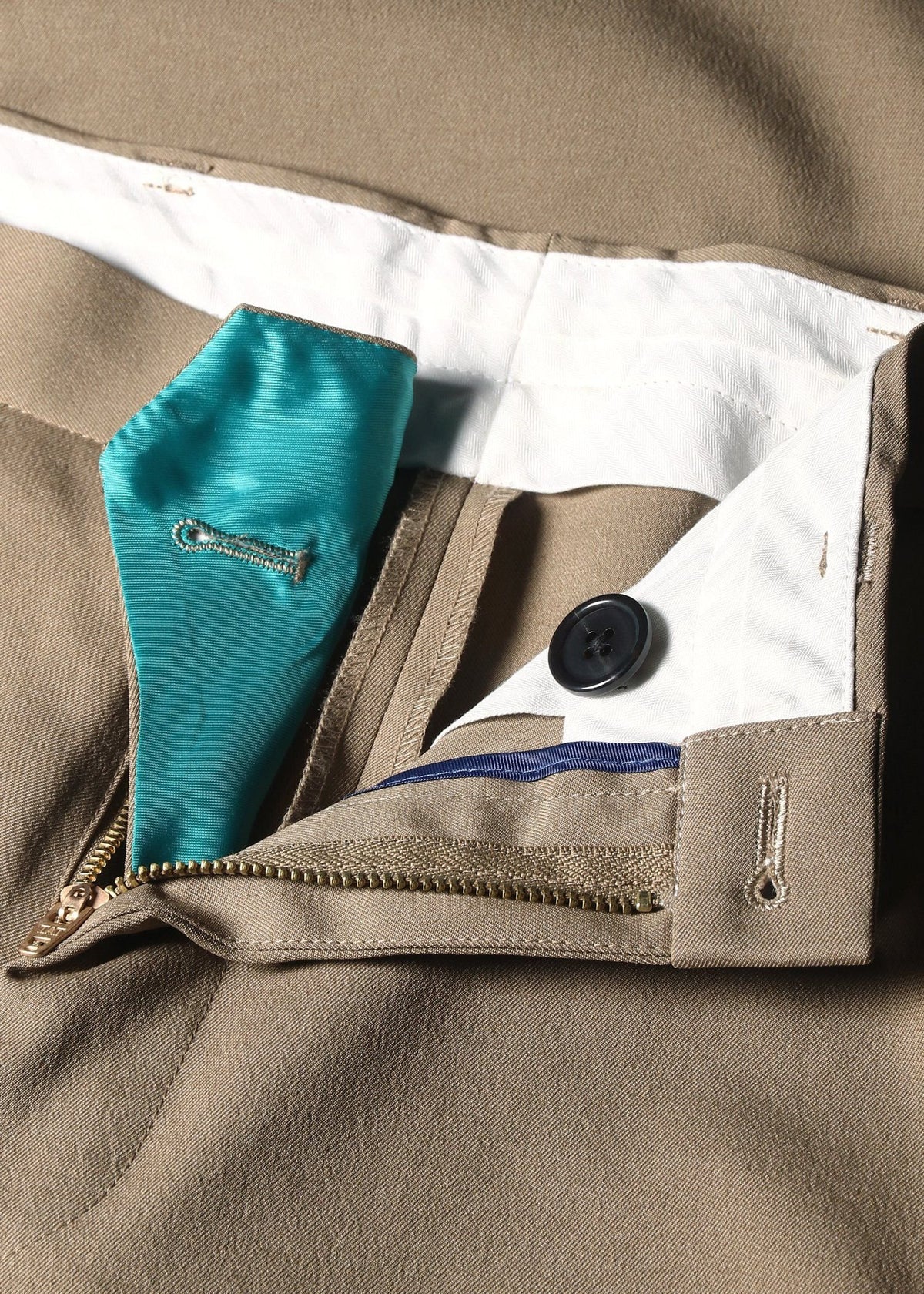 トラウザーズ